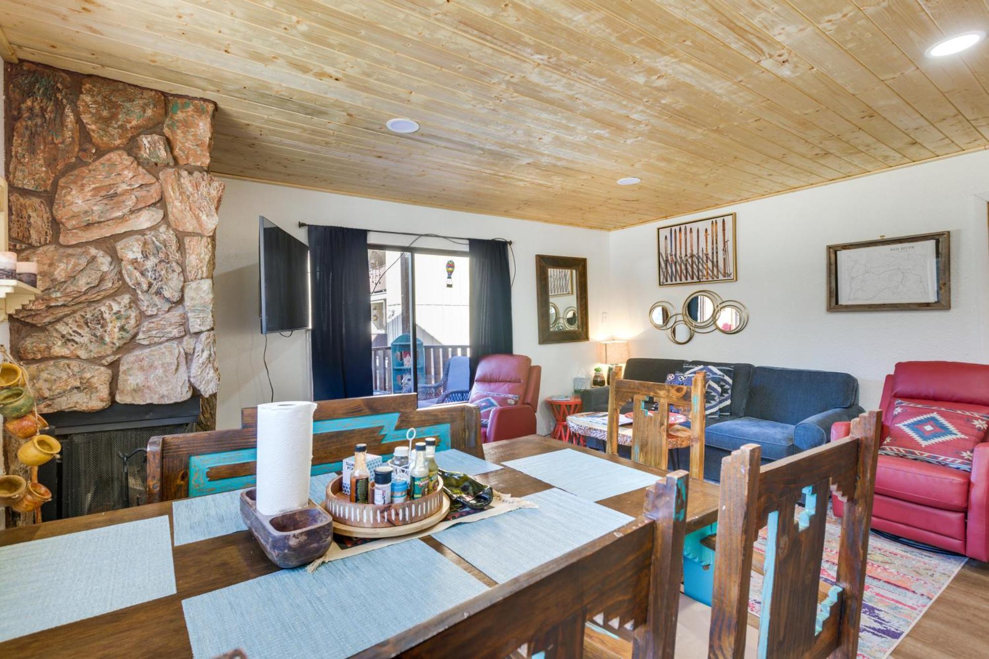 Ski-In Red River Retreat Balcony, Mountain Views! Buitenkant foto