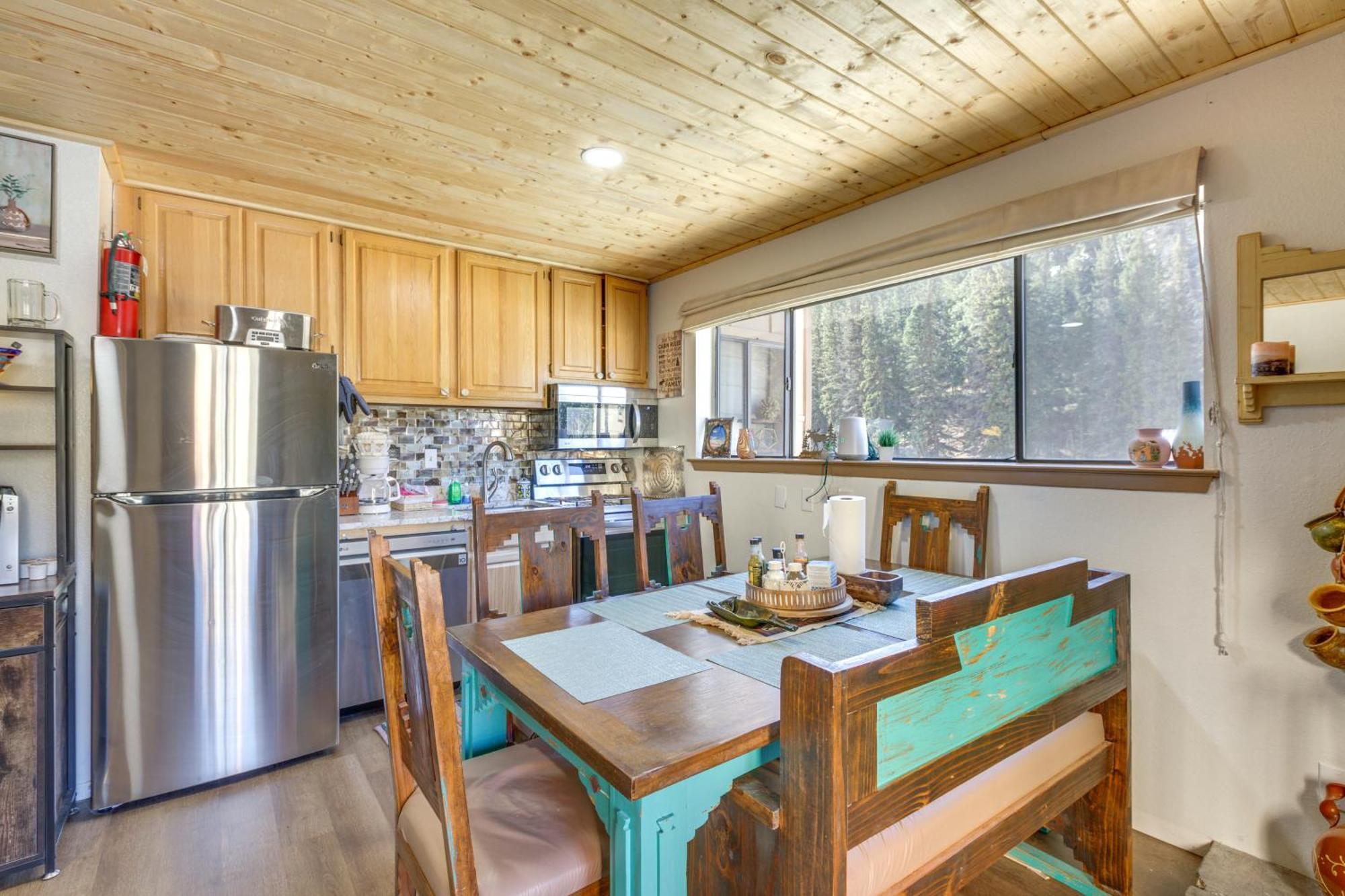 Ski-In Red River Retreat Balcony, Mountain Views! Buitenkant foto
